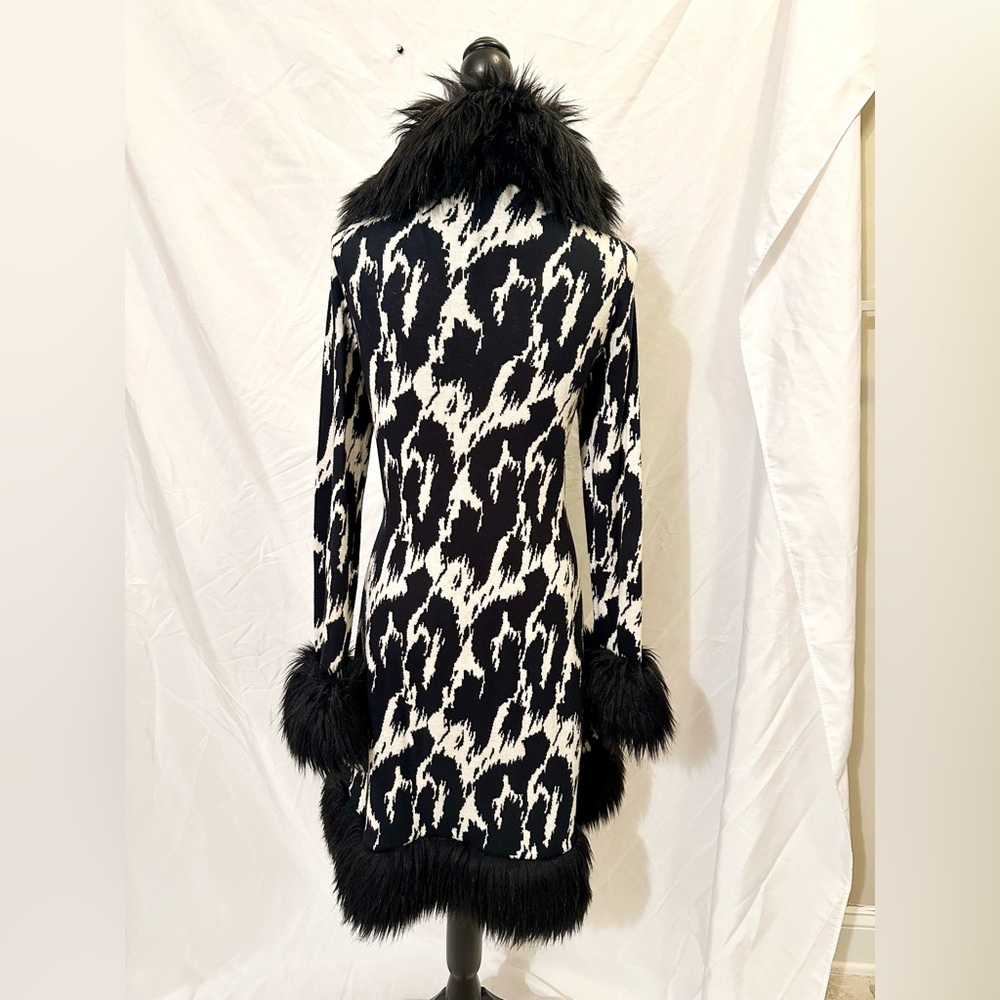 Betsey Johnson Super RARE Cruella Deville Faux Fur Penny Lane Coat M/L - Picture 4 of 14